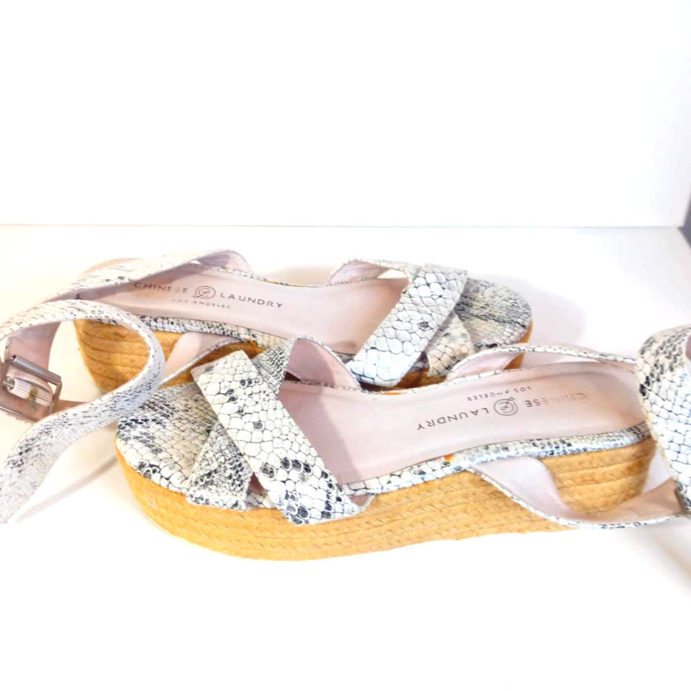 Chinese Laundry Women Size 8 Wedge Heels Faux Snakeskin Cross Heel Strap Natural - Picture 5 of 6